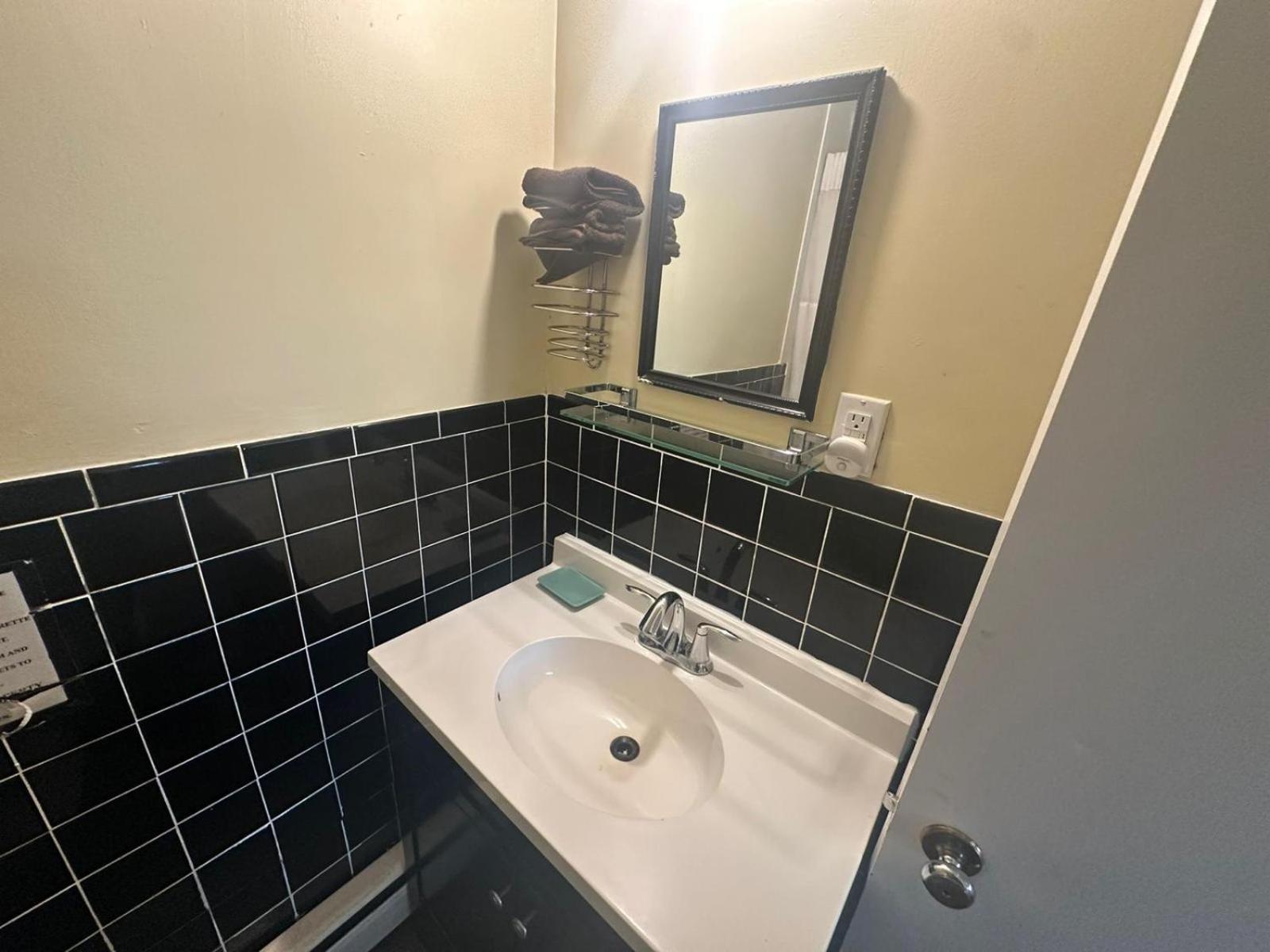 Pine Ridge Motel Timmins Εξωτερικό φωτογραφία