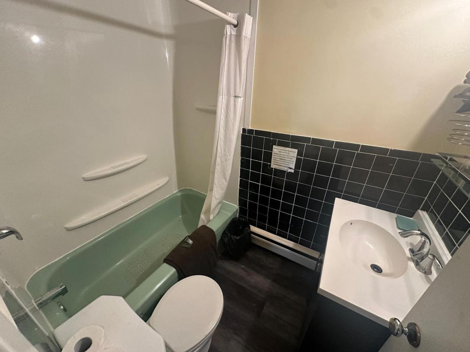 Pine Ridge Motel Timmins Εξωτερικό φωτογραφία