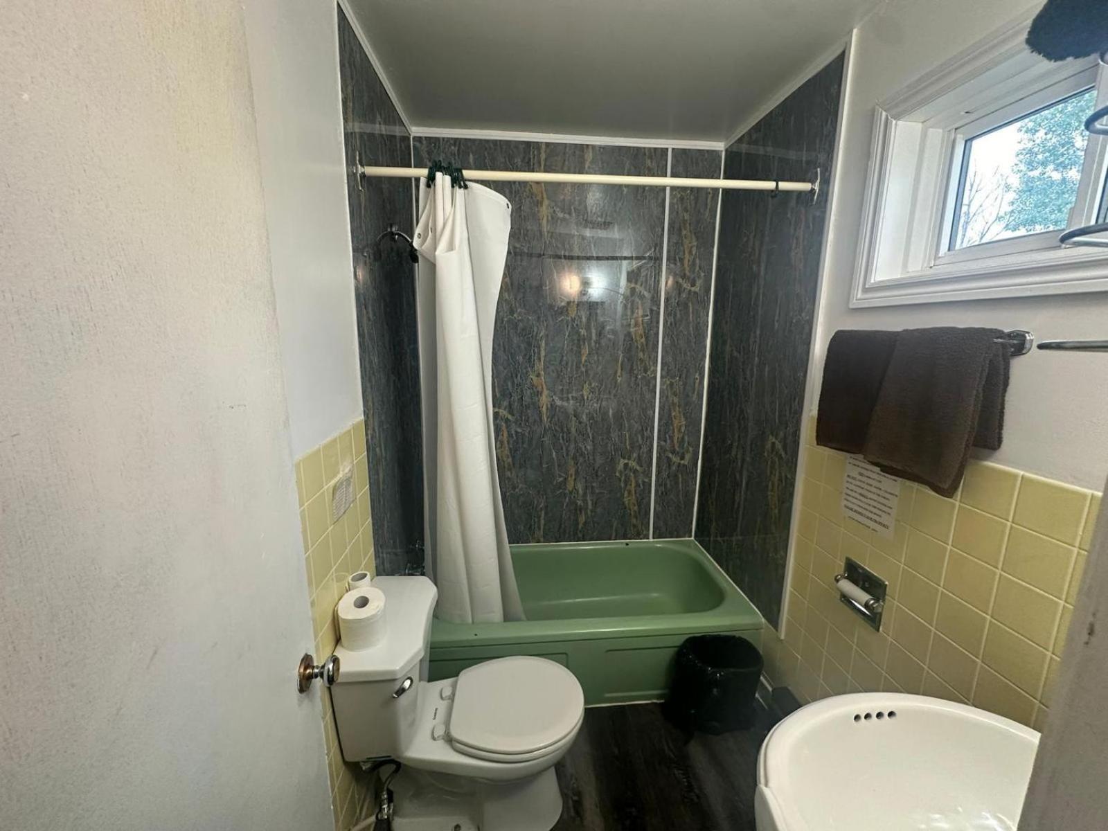 Pine Ridge Motel Timmins Εξωτερικό φωτογραφία