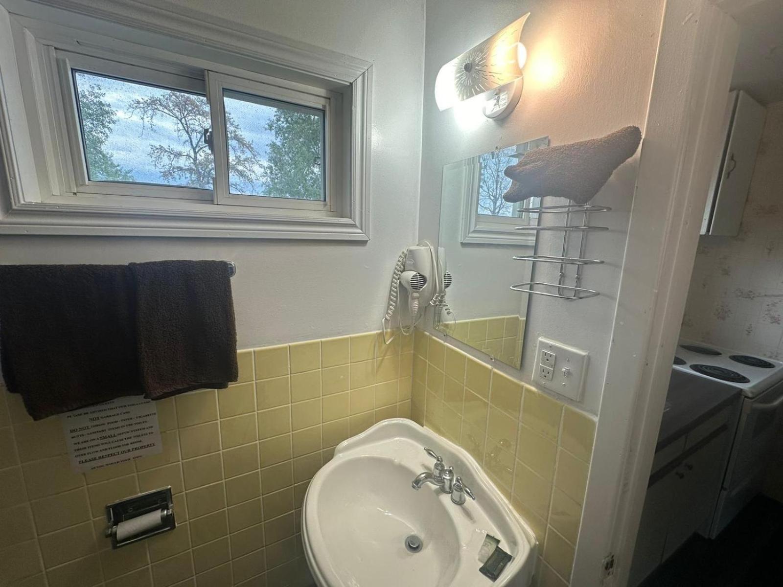 Pine Ridge Motel Timmins Εξωτερικό φωτογραφία